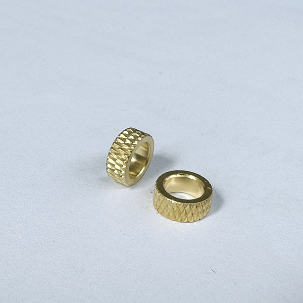 Iniksyon na hinubog ng silindro tube tanso na mga knurled nuts