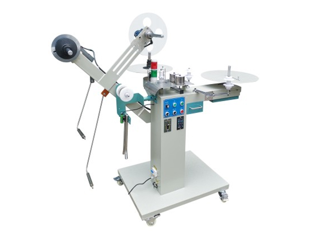 Vaaka 1 -akselin terminaali Rewinder Machine