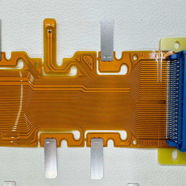 Cadmium altilium connectens sheet punching nudus nudaveris